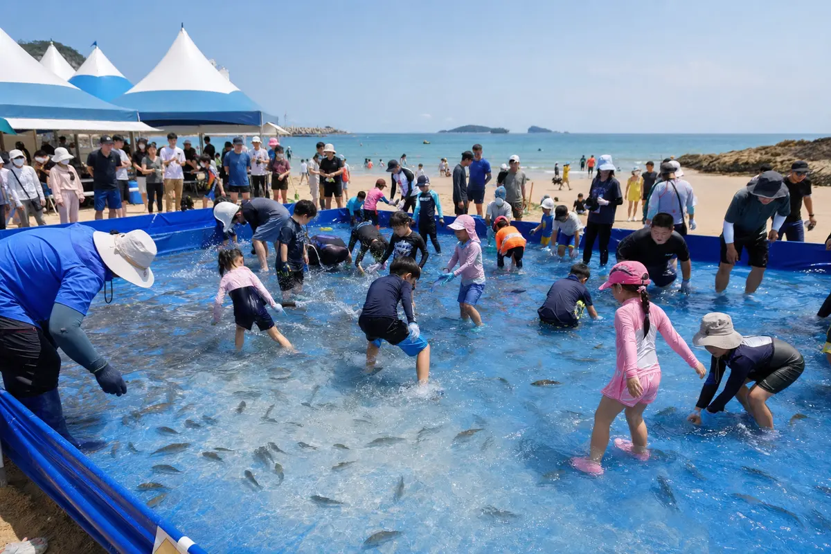 Lễ hội Gwangalli Ban được tổ chức trong bối cảnh của Bãi biển Gwangalli và Cầu Gwangan ở Busan