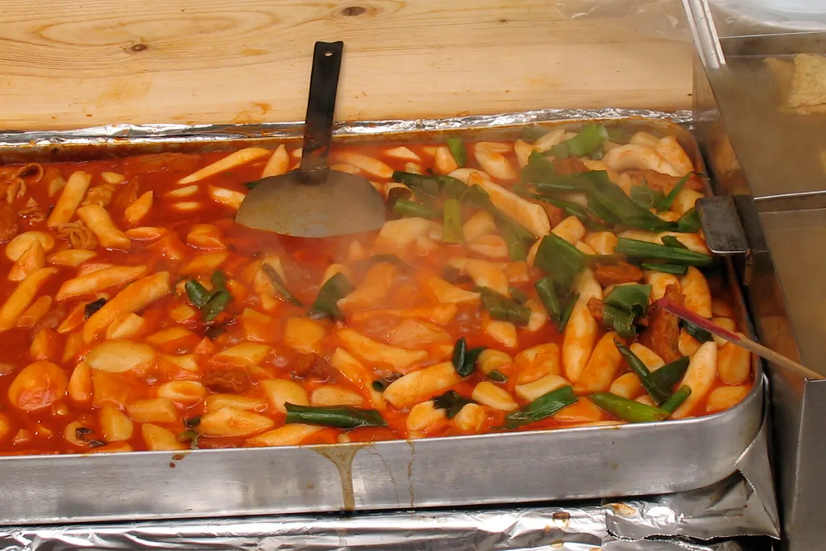 Korean street food that foreigners must try: Tteokbokki, Hotteok, Bungeobbang