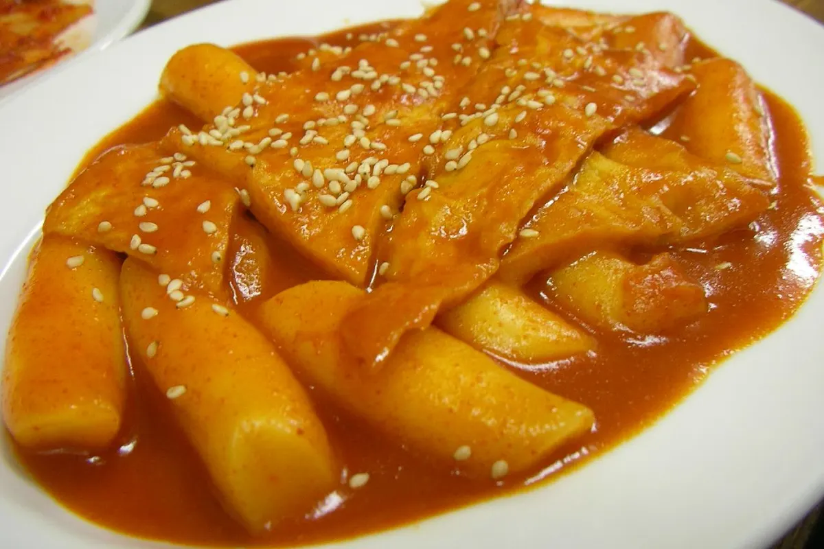Korean street food that foreigners must try: Tteokbokki, Hotteok, Bungeobbang
